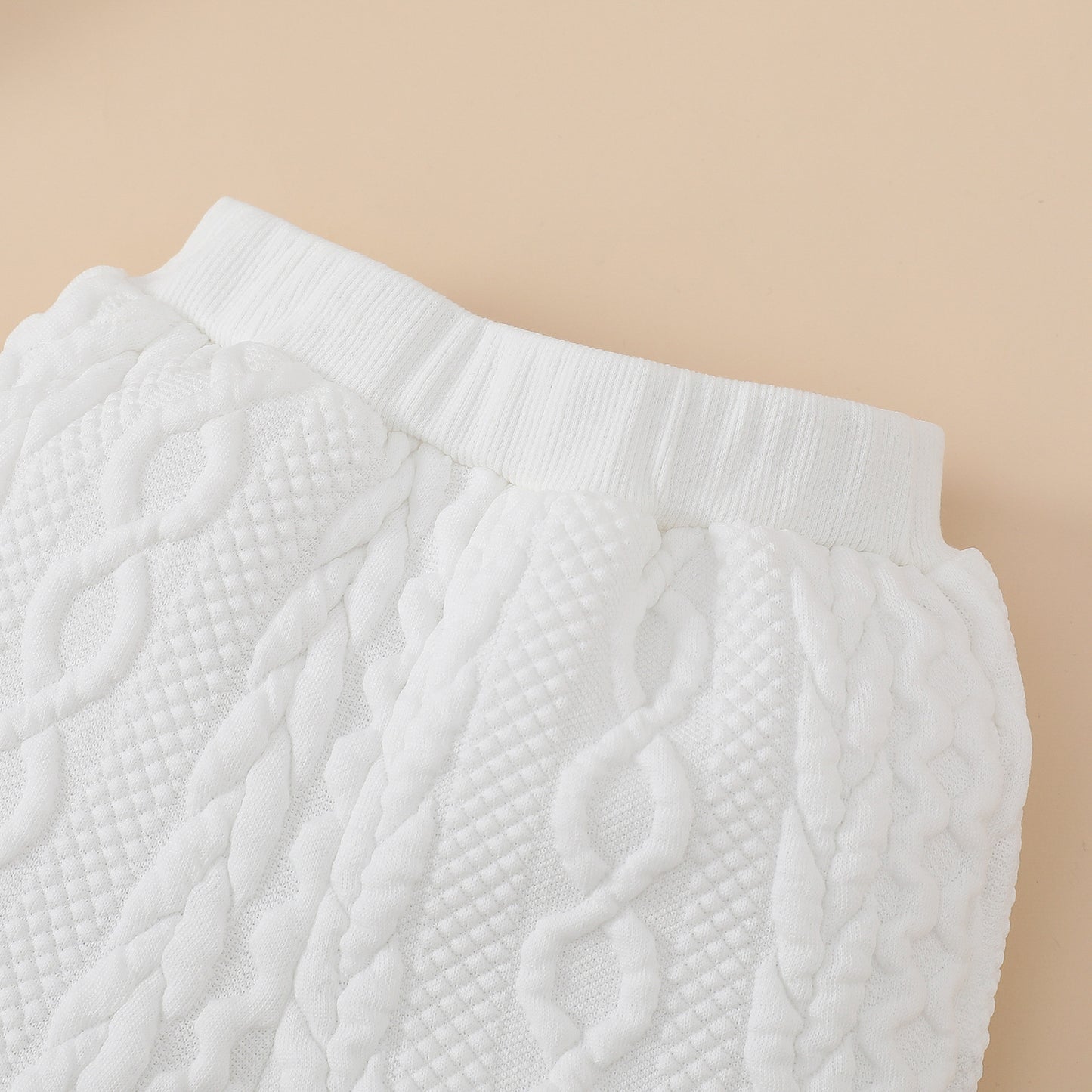 Two-Piece Winter Baby Romper with Cable Knit Texture and Faux Fur Collar – Available in White and Pink