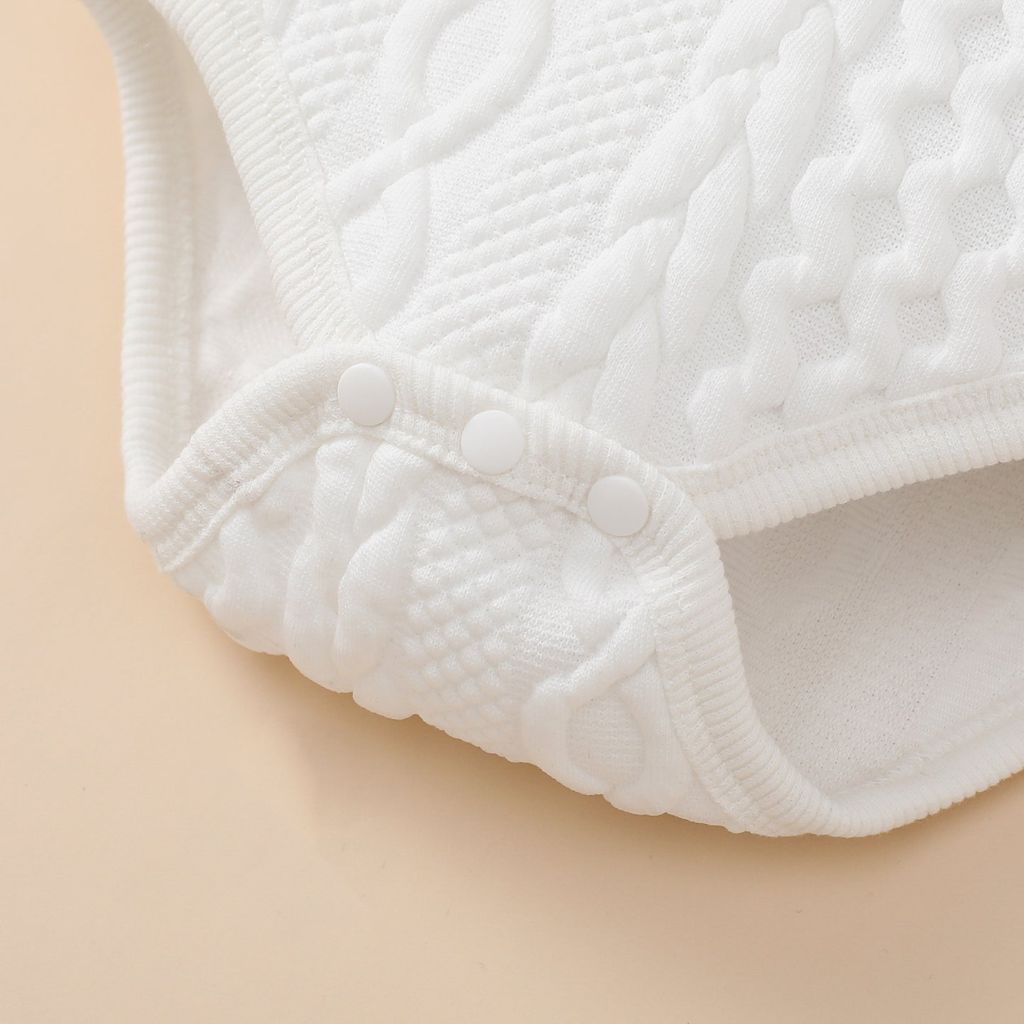Two-Piece Winter Baby Romper with Cable Knit Texture and Faux Fur Collar – Available in White and Pink