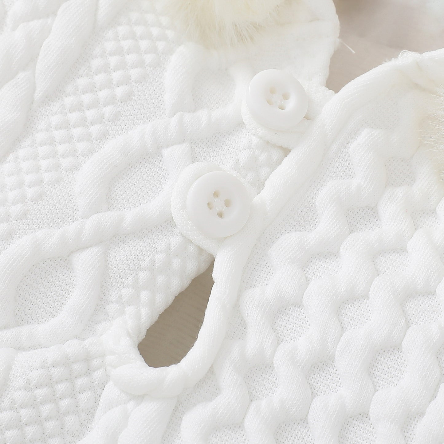 Two-Piece Winter Baby Romper with Cable Knit Texture and Faux Fur Collar – Available in White and Pink